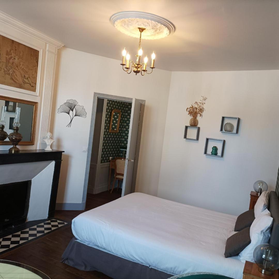 Le Relais Des Roses- Chambres D'Hotes Vatan Exteriér fotografie